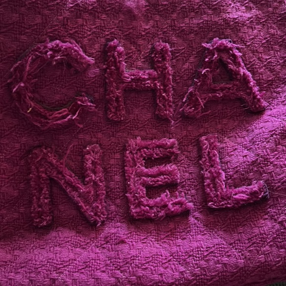 CHANEL tote - Like New! - Picture 2 of 6